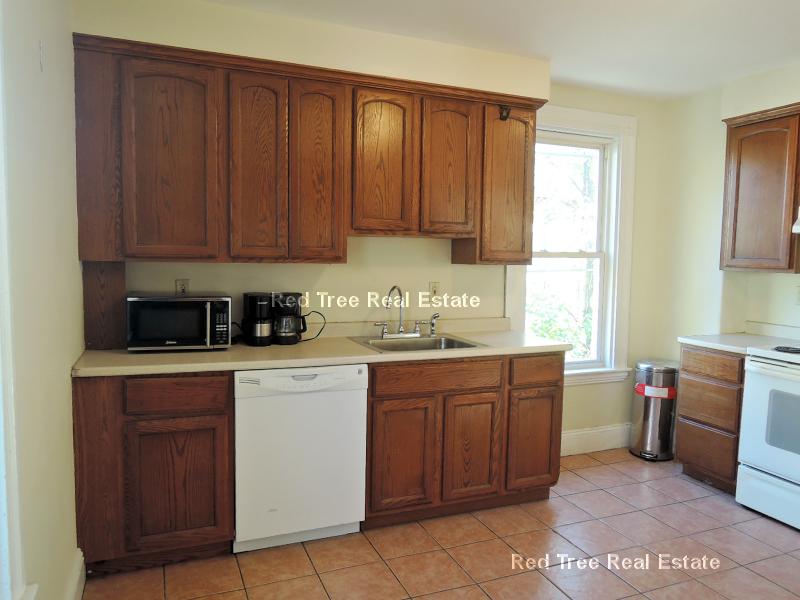 44 Linden St, Allston