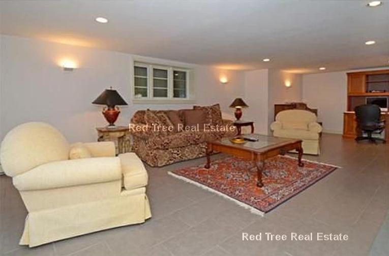 10 Gray Cliff Rd, Newton