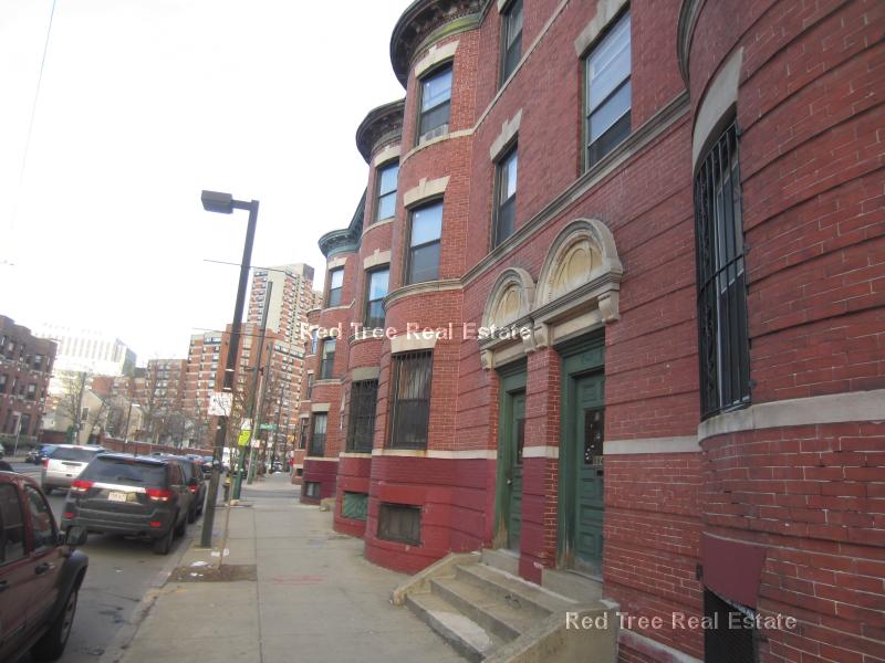 878 Huntington Ave, Mission Hill