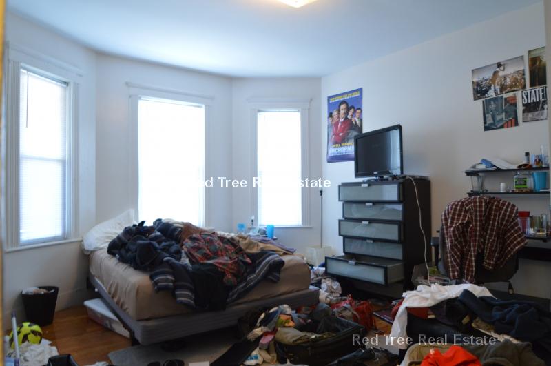 7 Gardner Tr, Allston