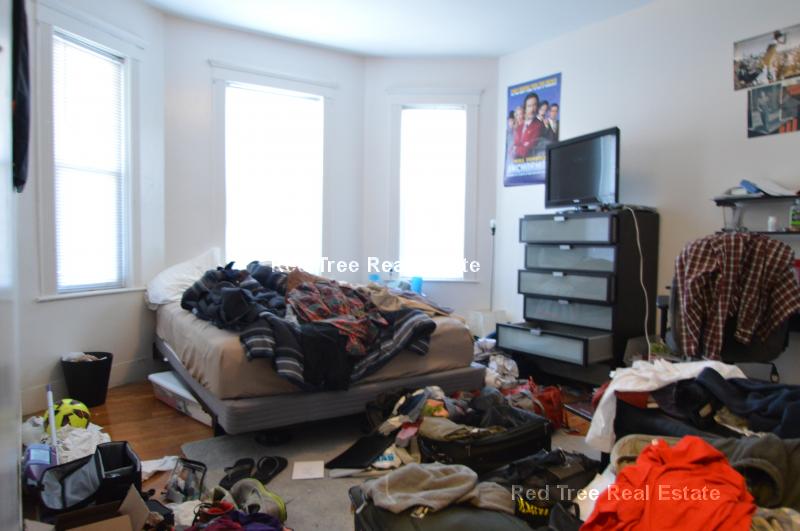 7 Gardner Tr, Allston