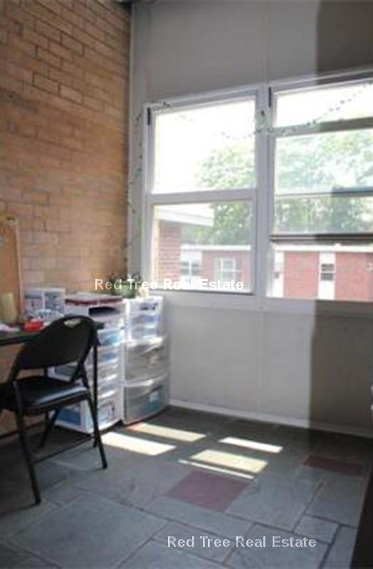 8 Commonwealth Ct, Brighton