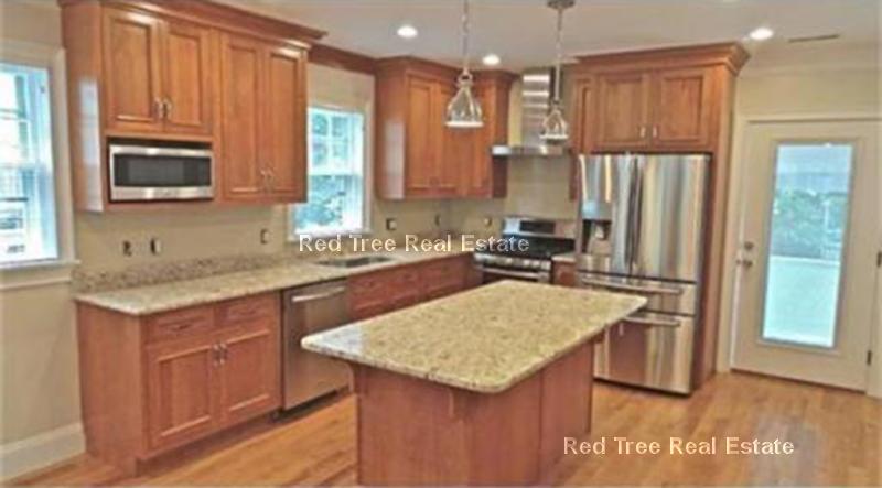 7 Acron Rd, Brookline Village