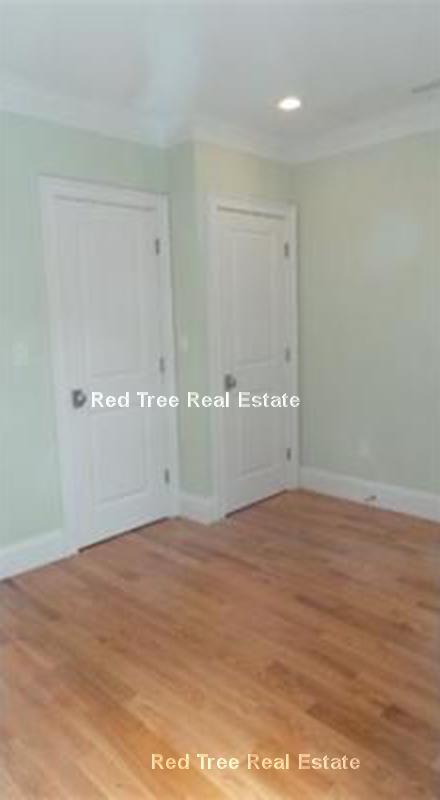 7 Acron Rd, Brookline Village