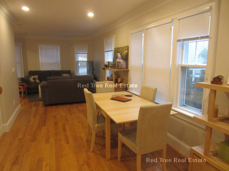 7 Acron Rd, Brookline Village