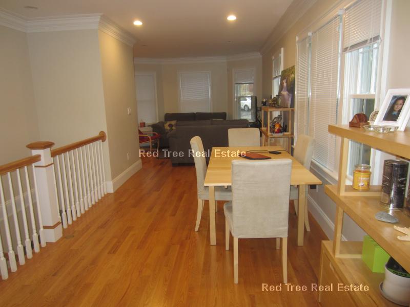 7 Acron Rd, Brookline Village