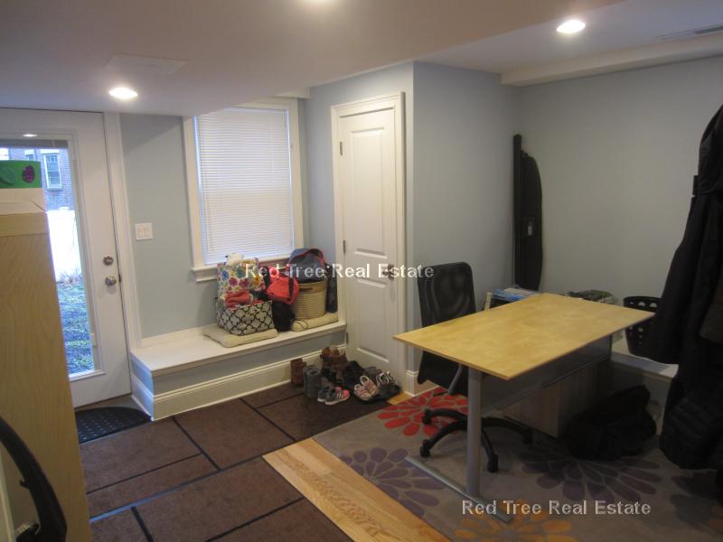 7 Acron Rd, Brookline Village