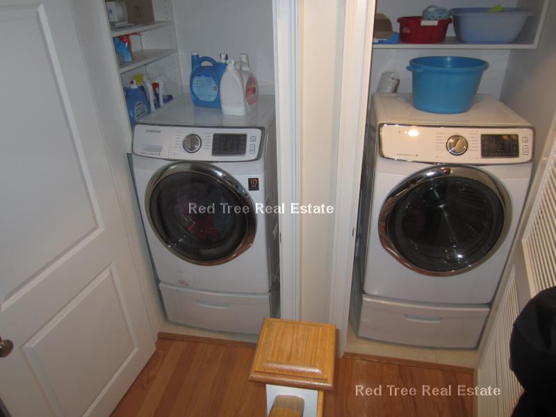 7 Acron Rd, Brookline Village