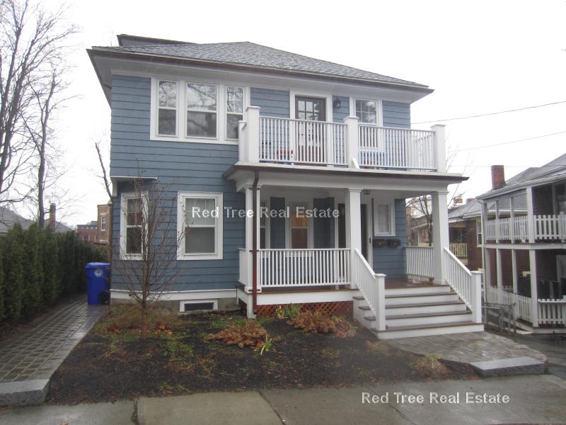 7 Acron Rd, Brookline Village