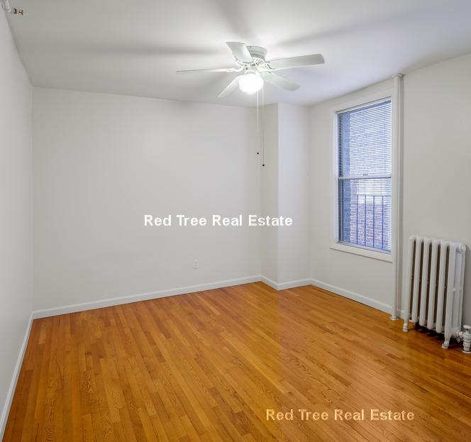 48 Burbank St, Fenway