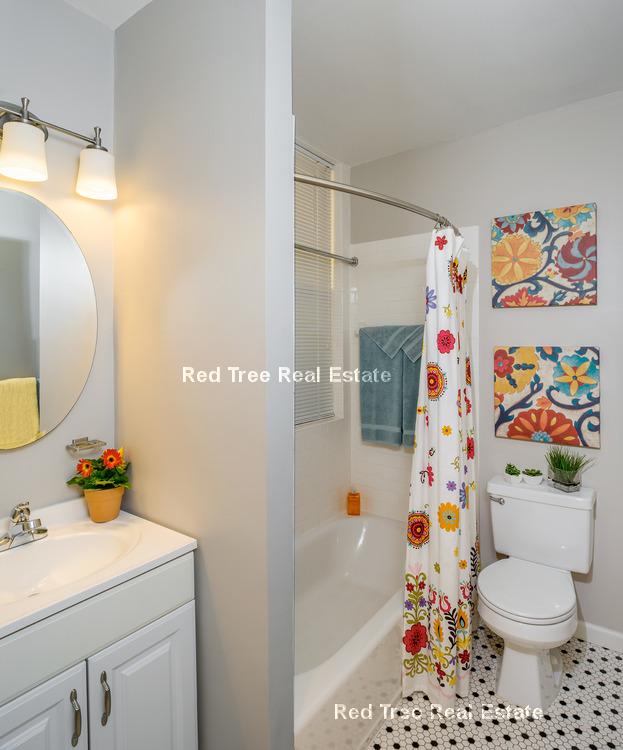 48 Burbank St, Fenway