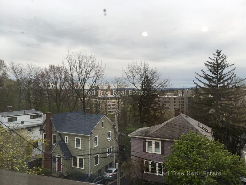 31 York Tr, Brookline