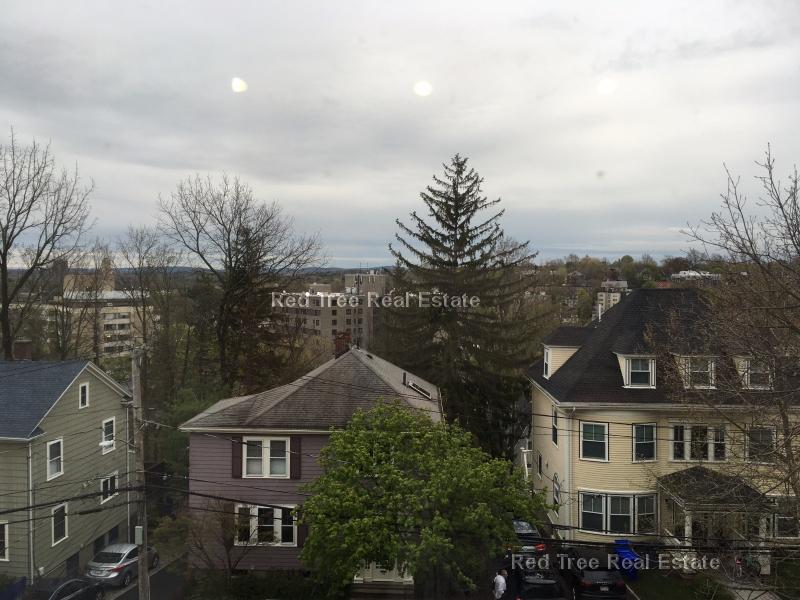 31 York Tr, Brookline