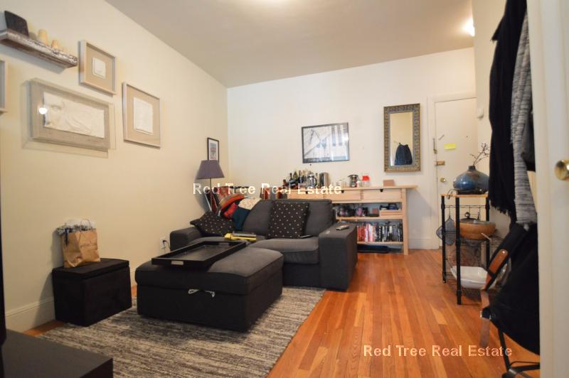 33 Lancaster Tr, Brookline