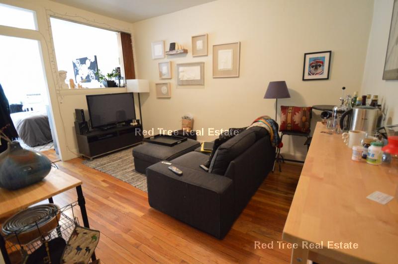 33 Lancaster Tr, Brookline
