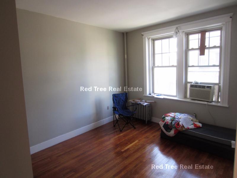 90 Bynner St, Jamaica Plain