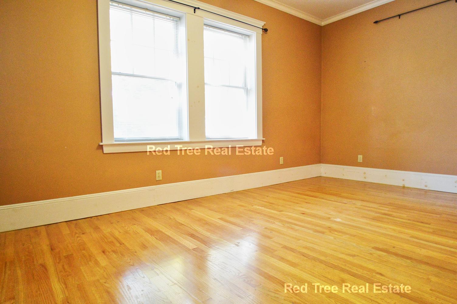 24 Grovenor Rd, Jamaica Plain