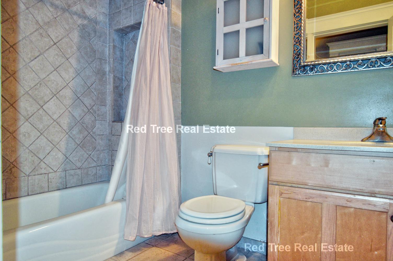 24 Grovenor Rd, Jamaica Plain