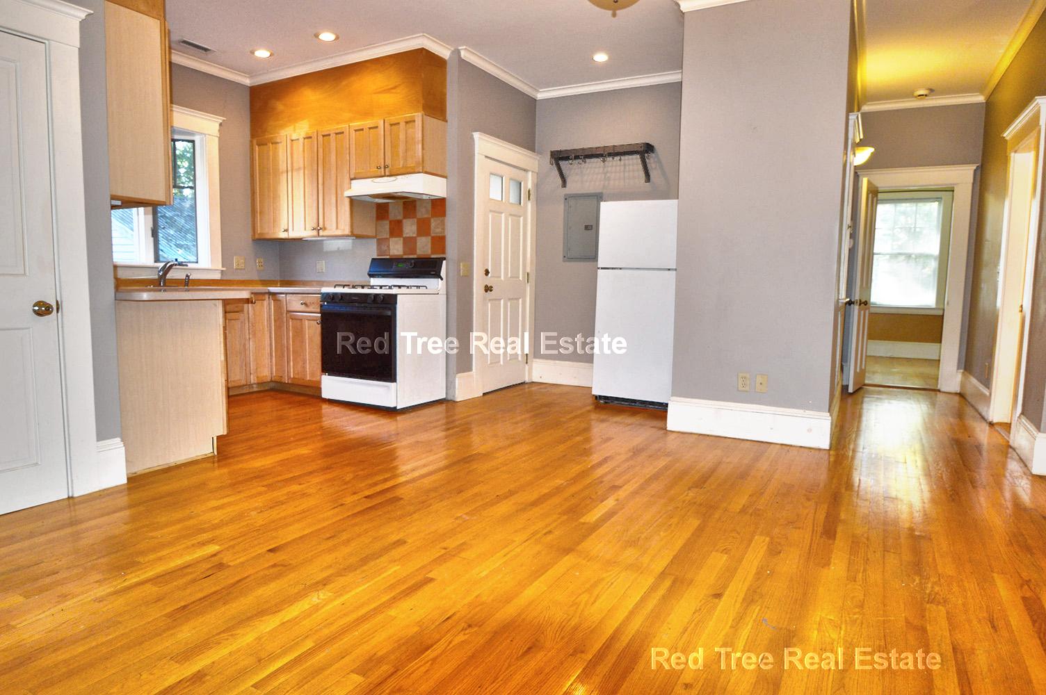 24 Grovenor Rd, Jamaica Plain