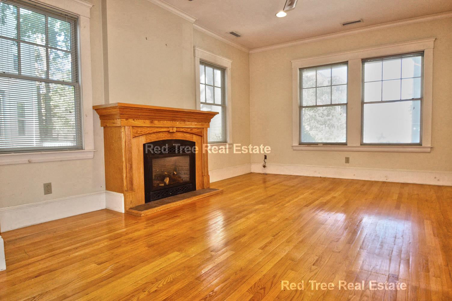 24 Grovenor Rd, Jamaica Plain