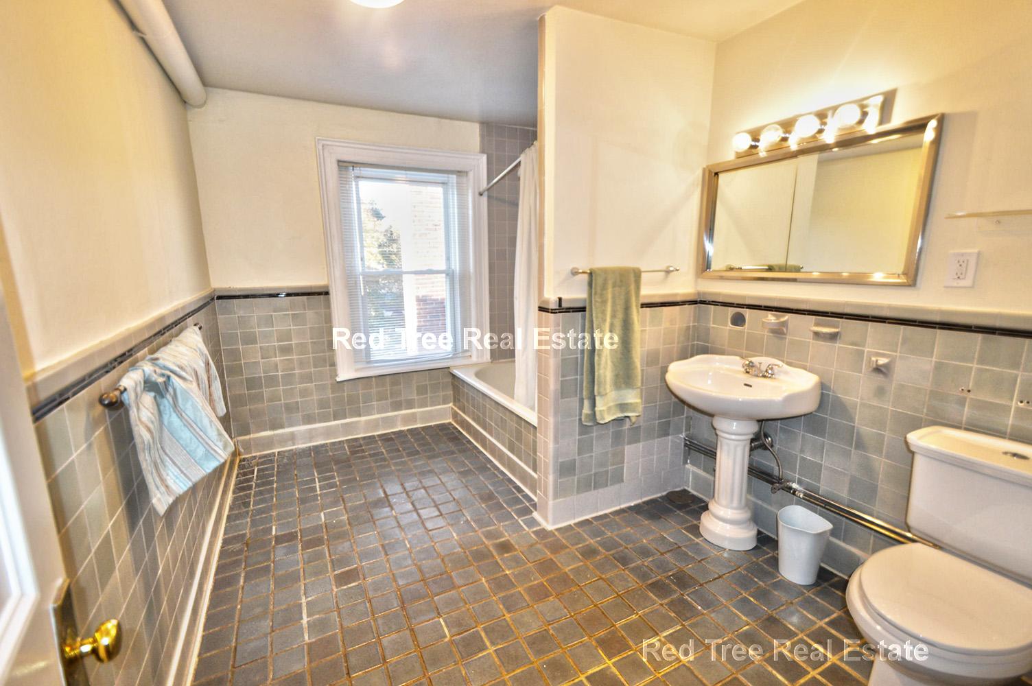 1714 Beacon St, Brookline Hills