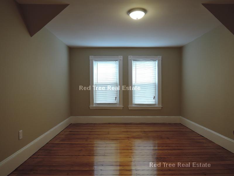 6 bed, 2 bath apartment for rent at 156 Calumet St Unit 2, Mission Hill — photo 9 of 23