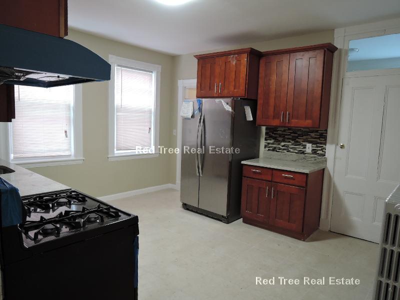 6 bed, 2 bath apartment for rent at 156 Calumet St Unit 2, Mission Hill — photo 2 of 23