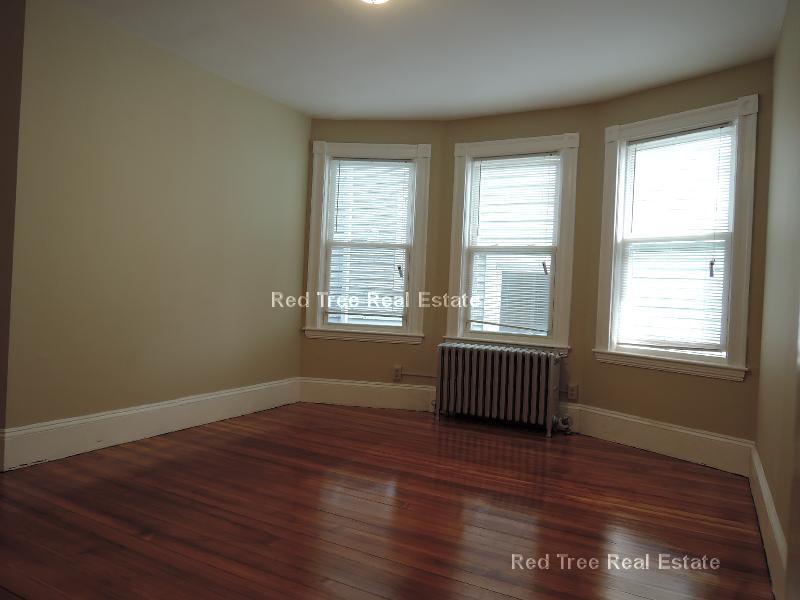 6 bed, 2 bath apartment for rent at 156 Calumet St Unit 2, Mission Hill — photo 11 of 23
