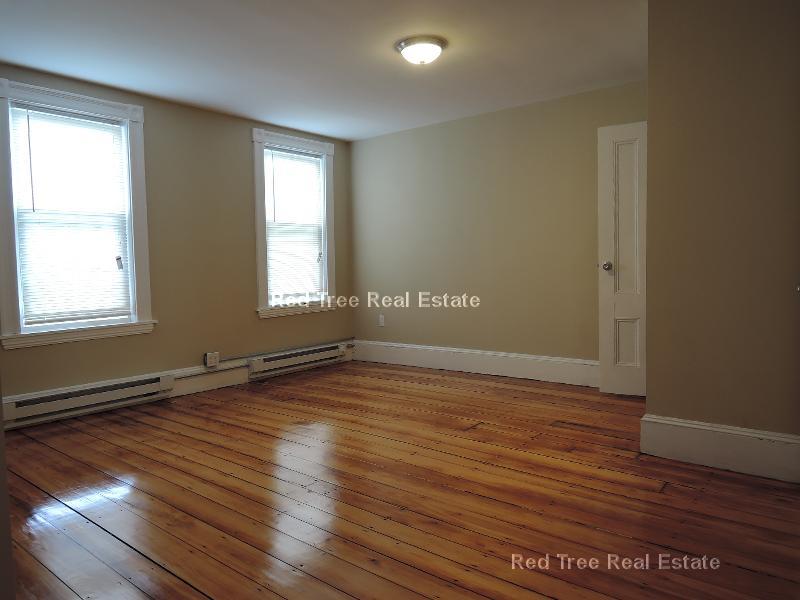 6 bed, 2 bath apartment for rent at 156 Calumet St Unit 2, Mission Hill — photo 20 of 23
