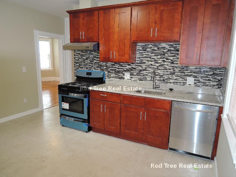6 bed, 2 bath apartment for rent at 156 Calumet St Unit 2, Mission Hill — photo 10 of 23