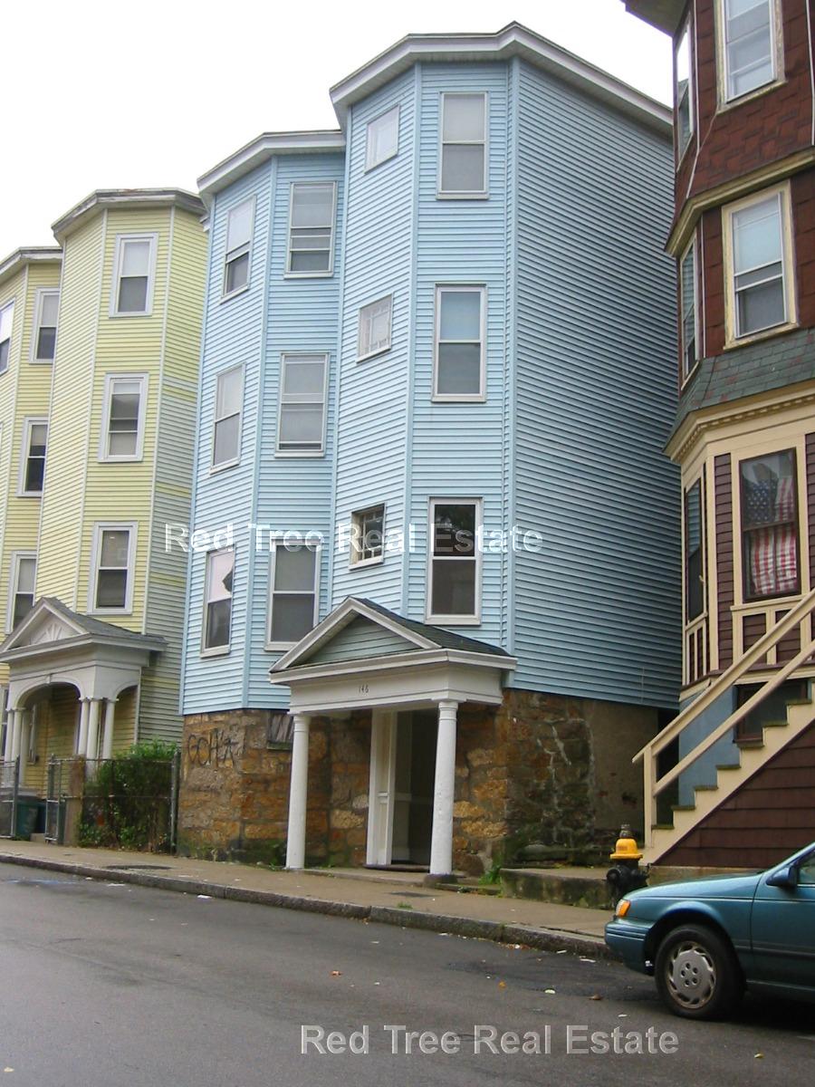 146 Hillside St, Mission Hill