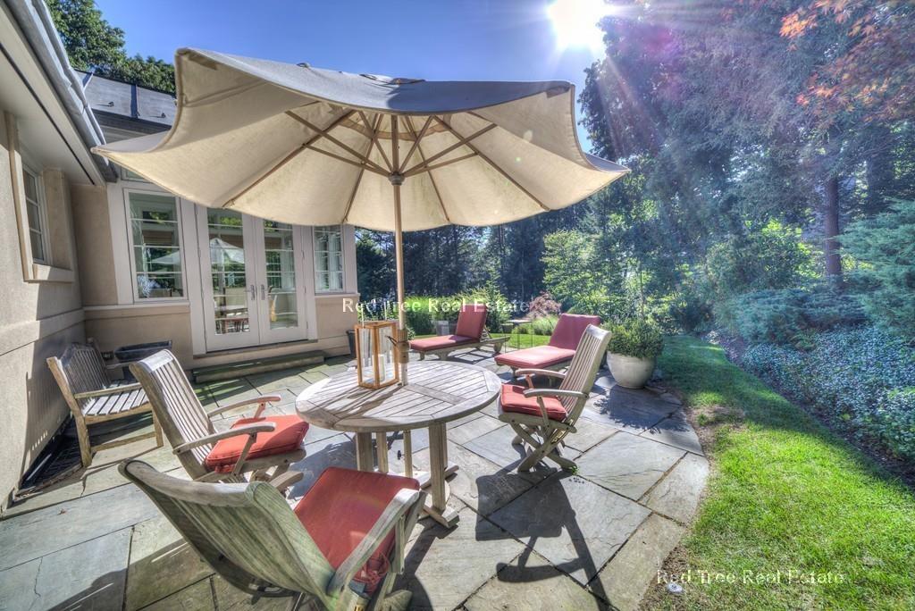 10 Gray Cliff Rd, Newton