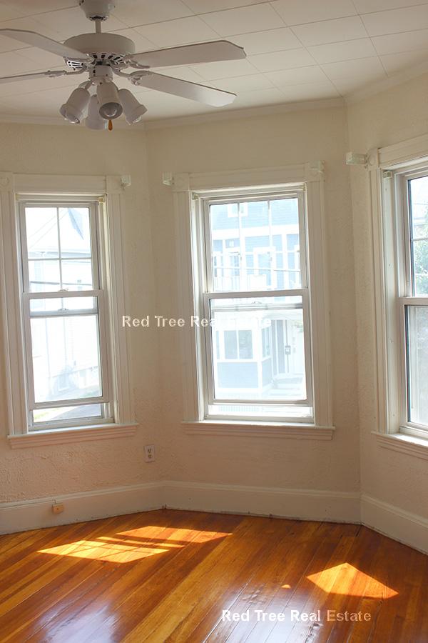 27 Princeton St, Medford Hillside