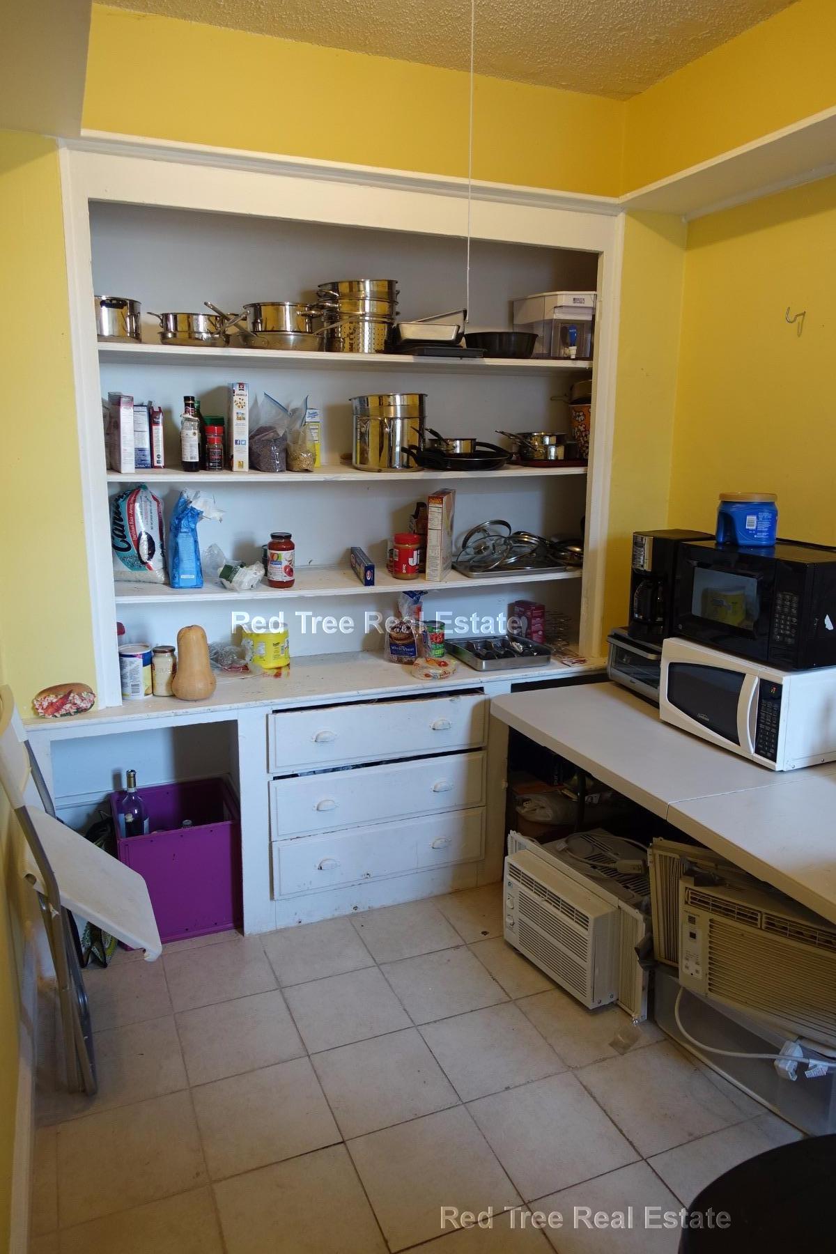 4 bed, 1 bath apartment for rent at 14 Glenville Ave Unit 3, Allston — photo 14 of 16