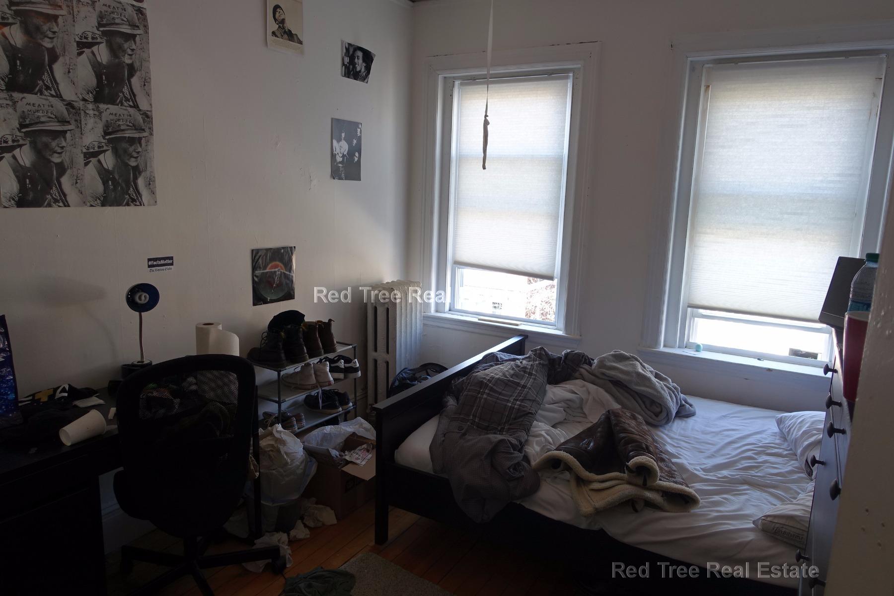 4 bed, 1 bath apartment for rent at 14 Glenville Ave Unit 3, Allston — photo 9 of 16