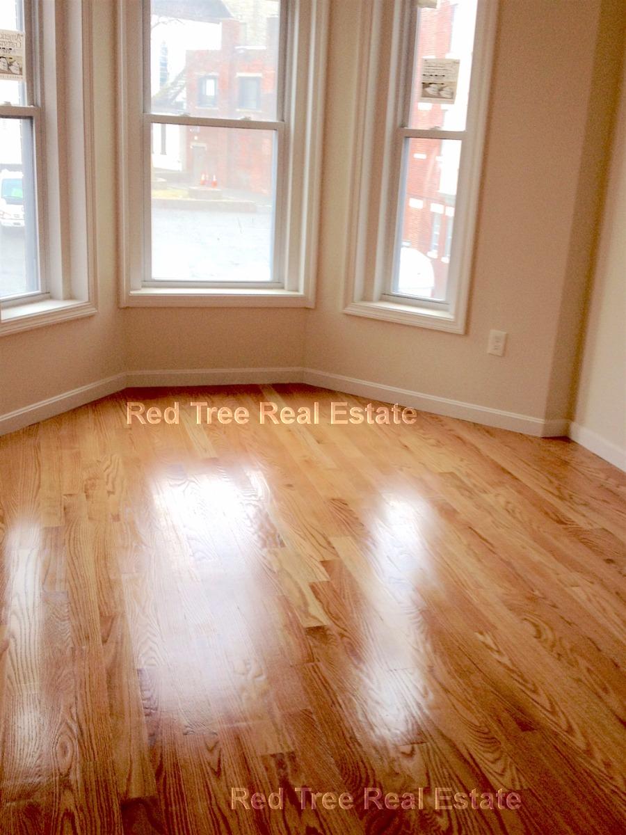 10 Moreland St, Roxbury