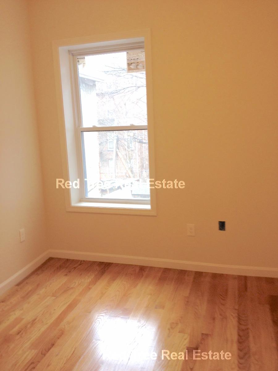 10 Moreland St, Roxbury