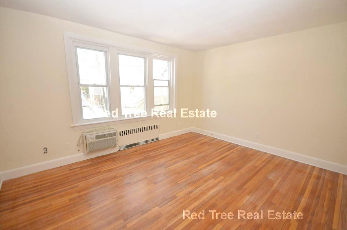 2 bed, 2 bath apartment for rent at 33 Lancaster Ter Unit 201, Brookline — photo 3 of 19