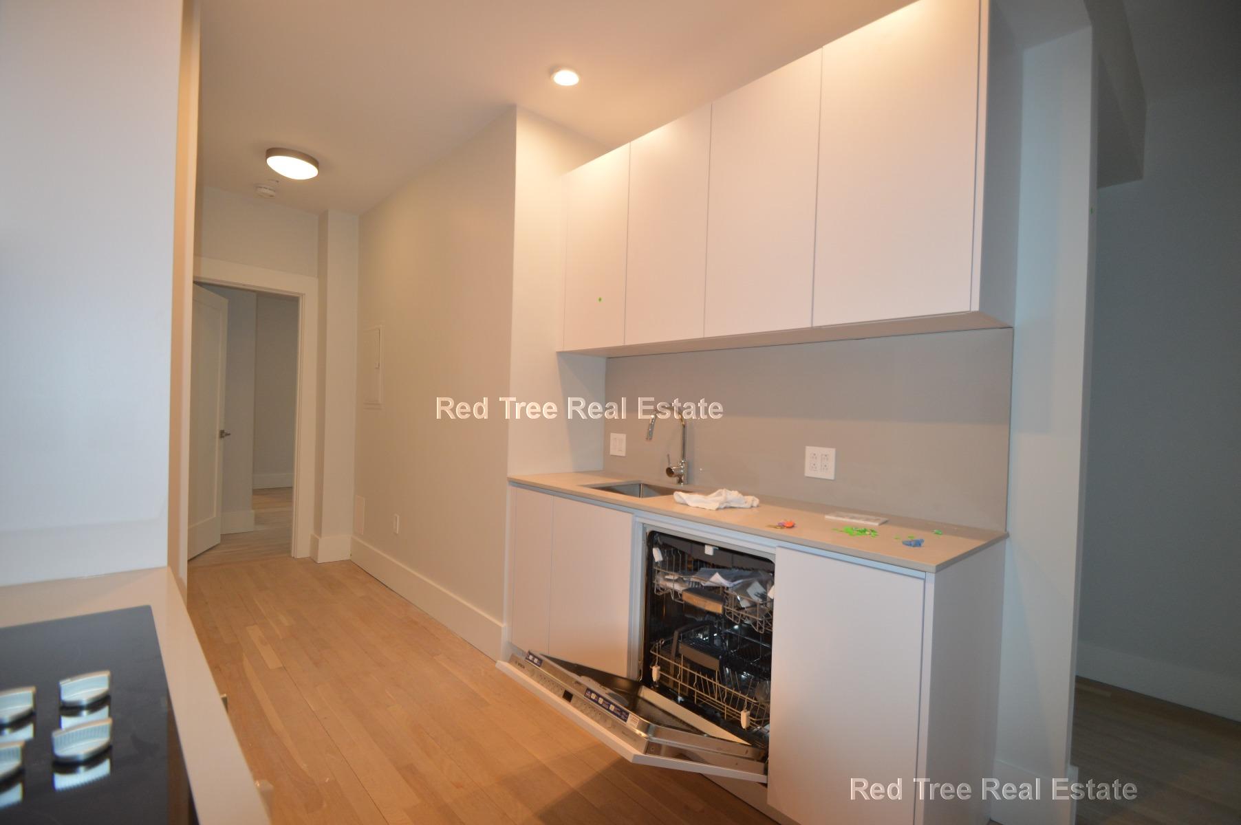 3 bed, 1 bath apartment for rent at 8 Elko St Unit 406, Brighton — photo 3 of 11