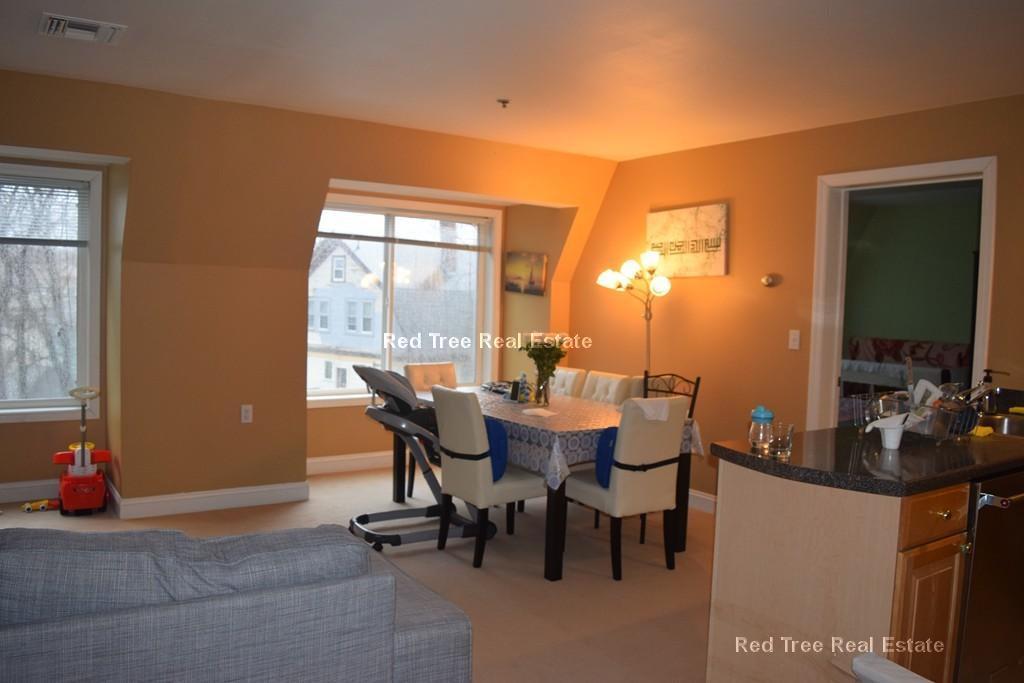 332 Jamaicaway, Mission Hill