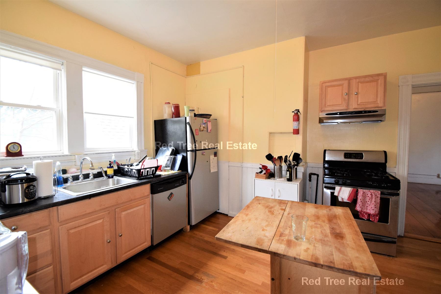 3 bed, 2 bath apartment for rent at 111 Carolina Ave Unit 2, Jamaica Plain — photo 4 of 19
