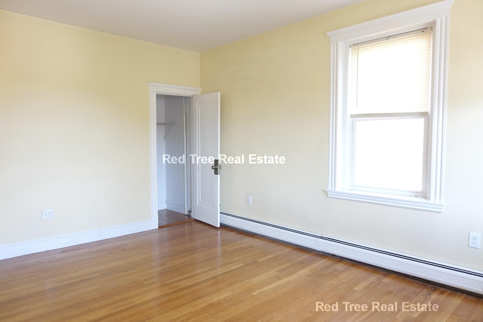 2009 Commonwealth Ave, Brighton