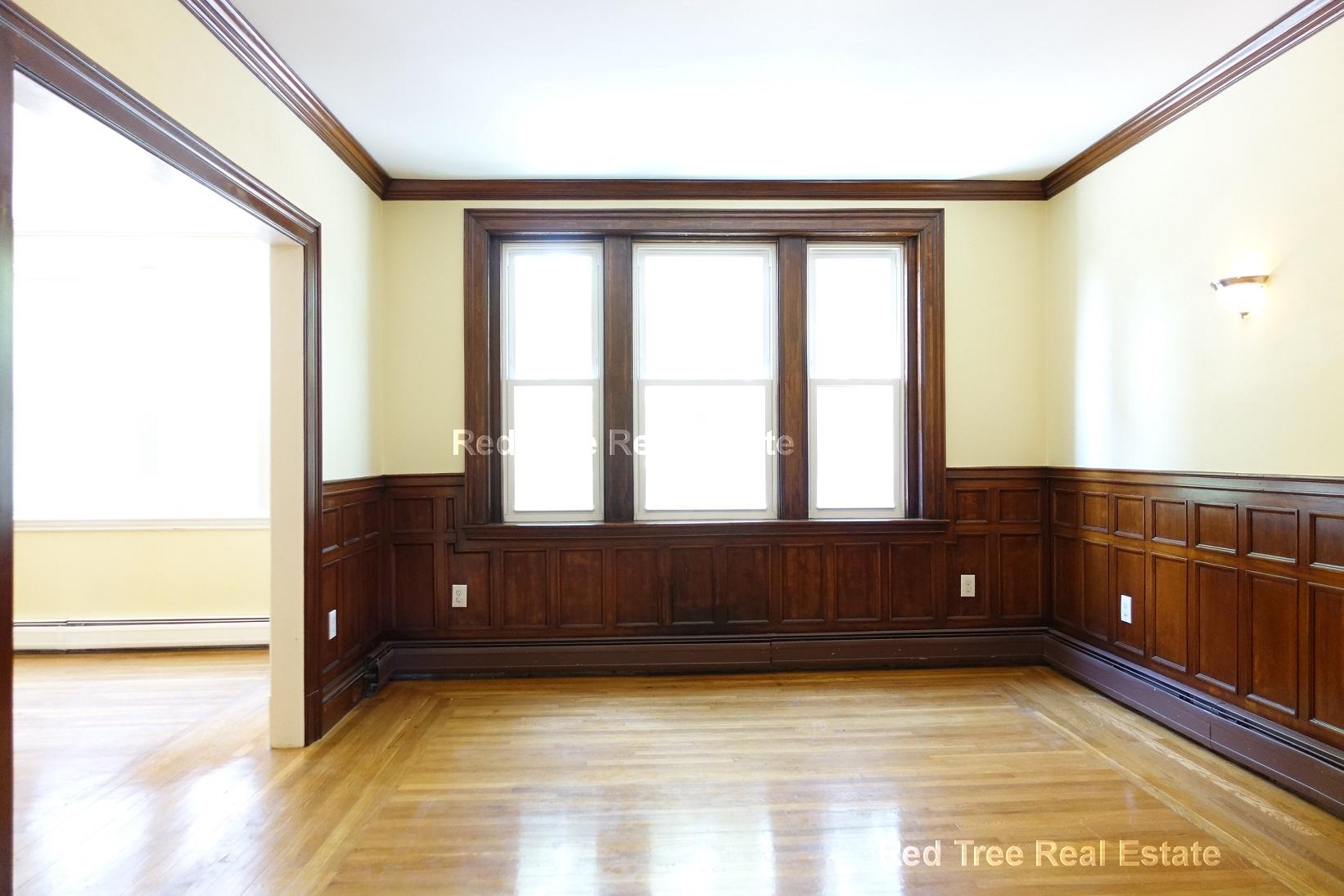 2009 Commonwealth Ave, Brighton