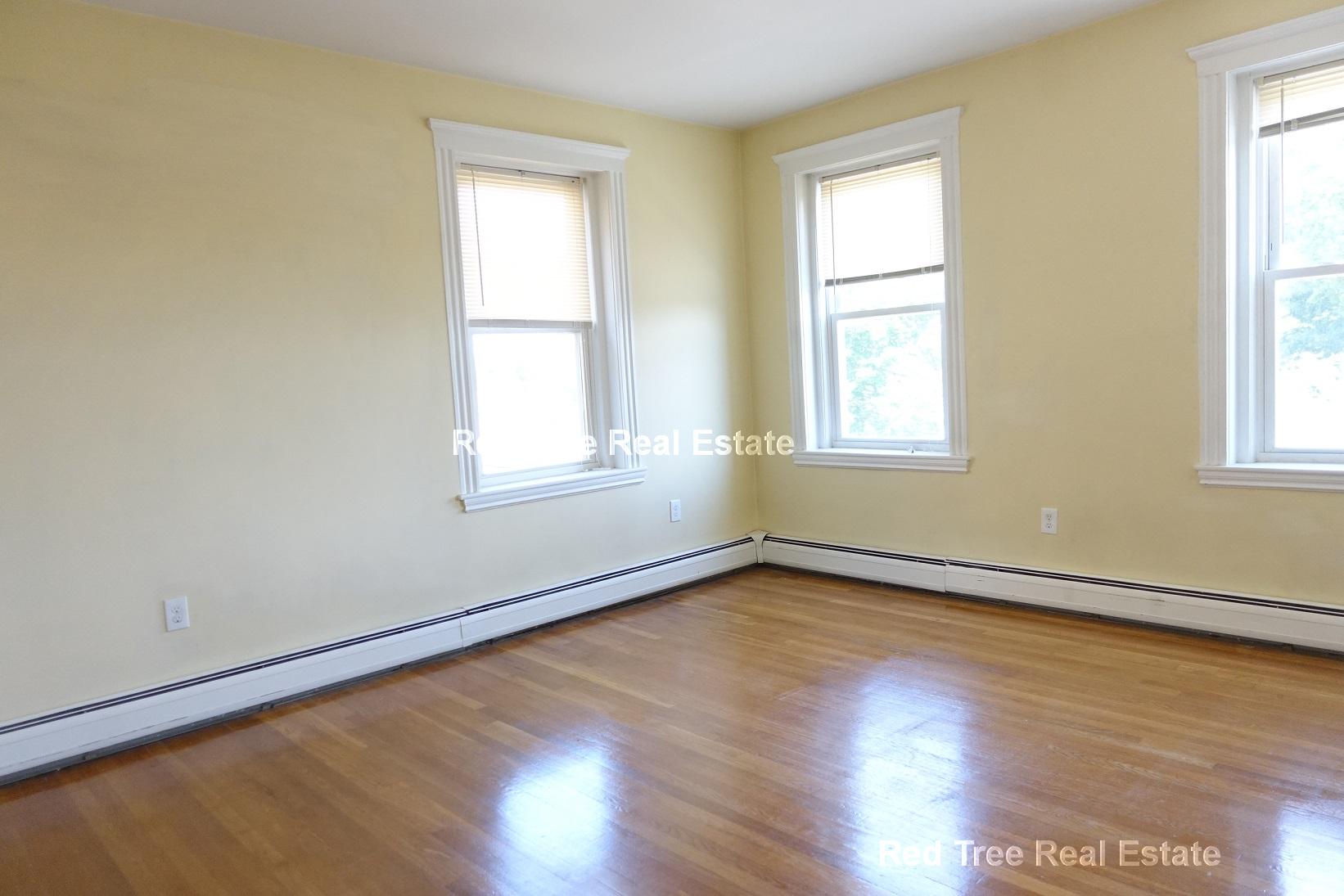 2009 Commonwealth Ave, Brighton