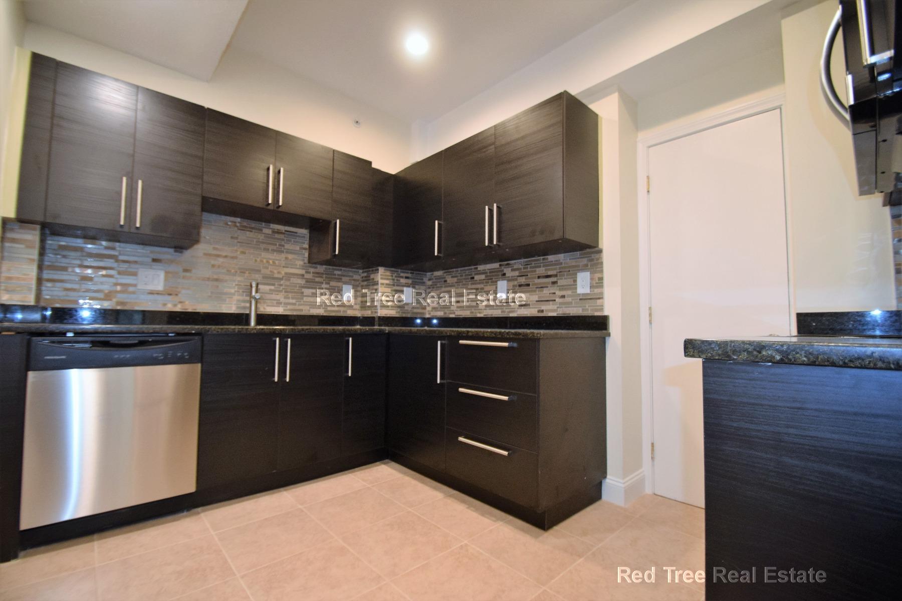 1203 Beacon St, Coolidge Corner