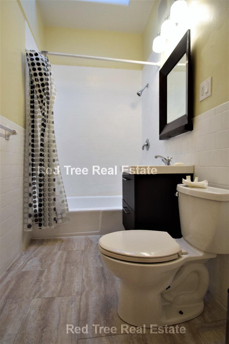 1736 Beacon St, Washington Square