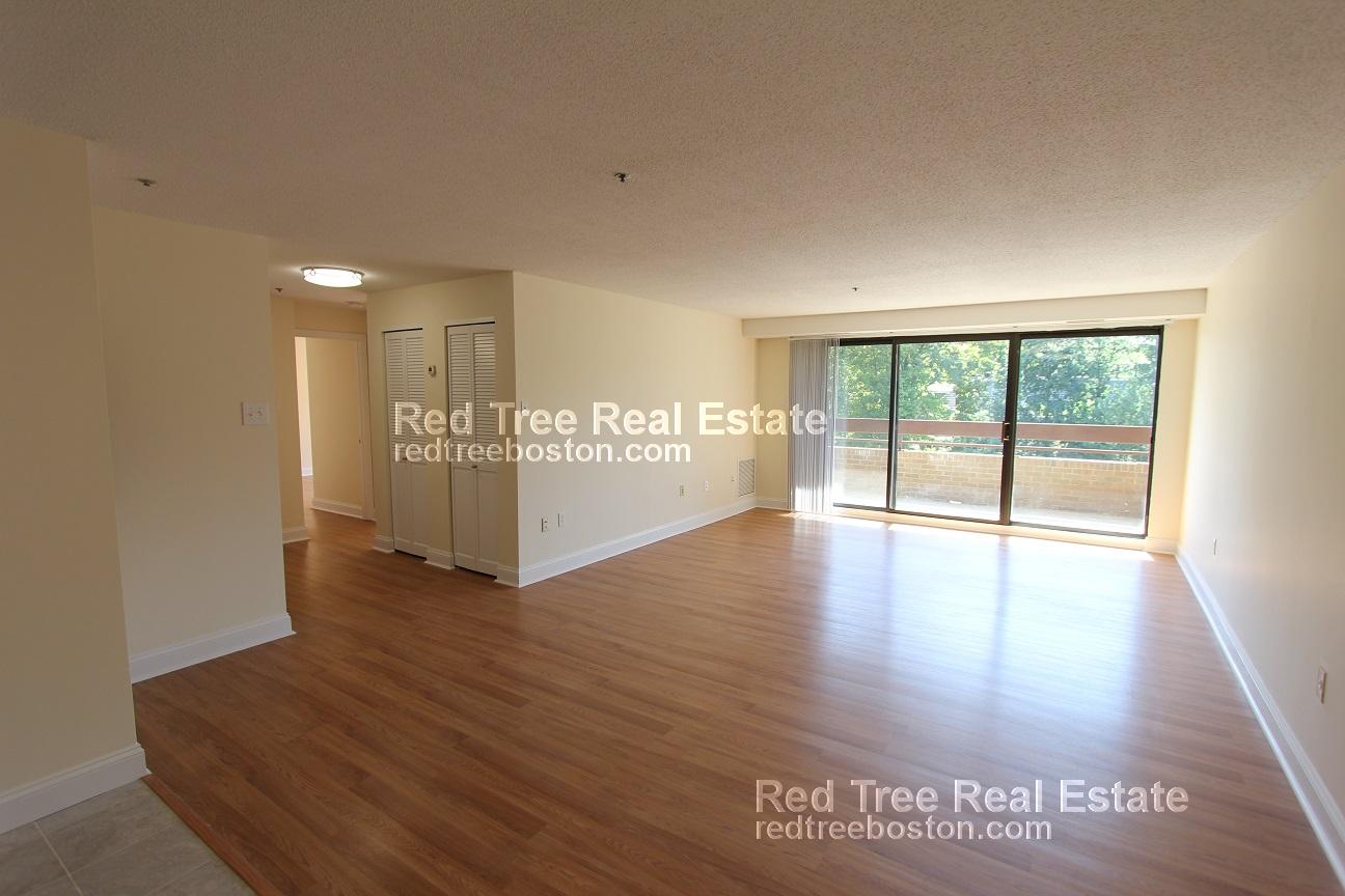 1111 Beacon St, Longwood