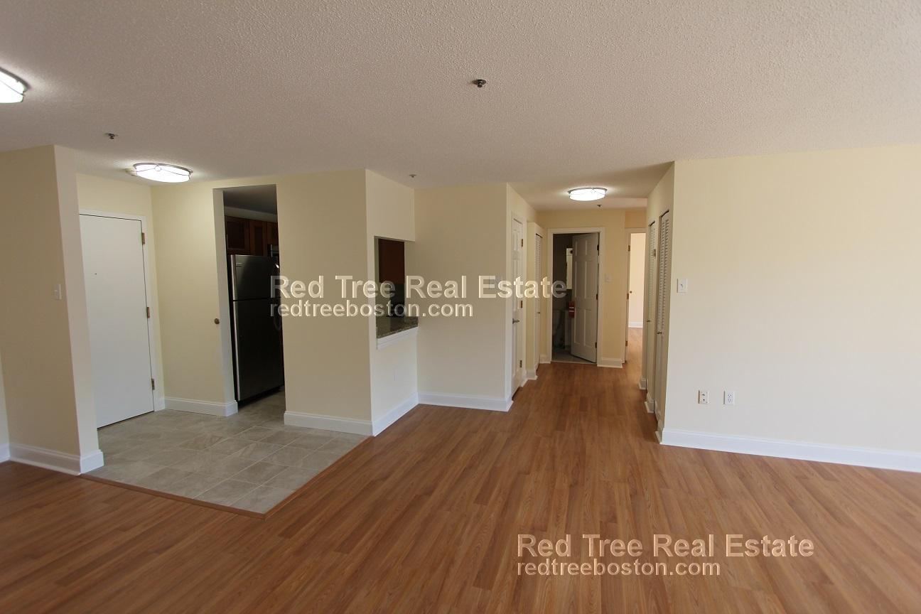 1111 Beacon St, Longwood