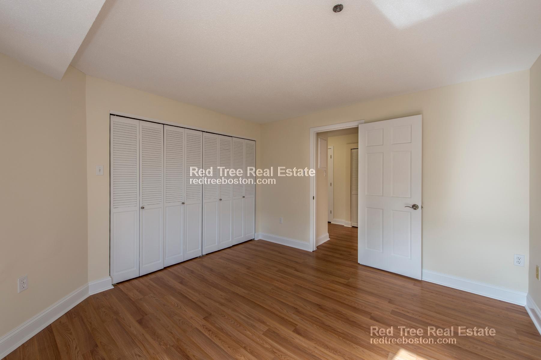 1111 Beacon St, Longwood