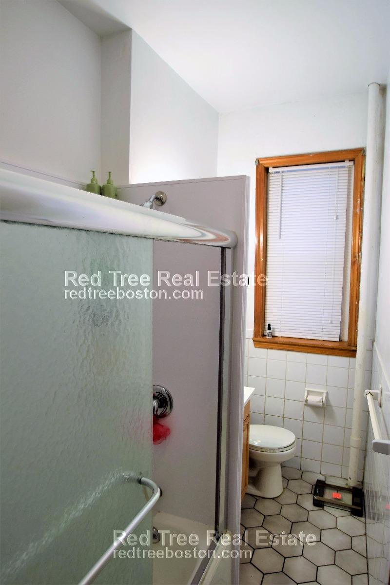 17 Aberdeen St, Fenway